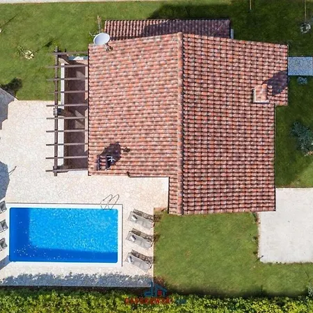 Szálloda Paradis 6 Comfortable 4*